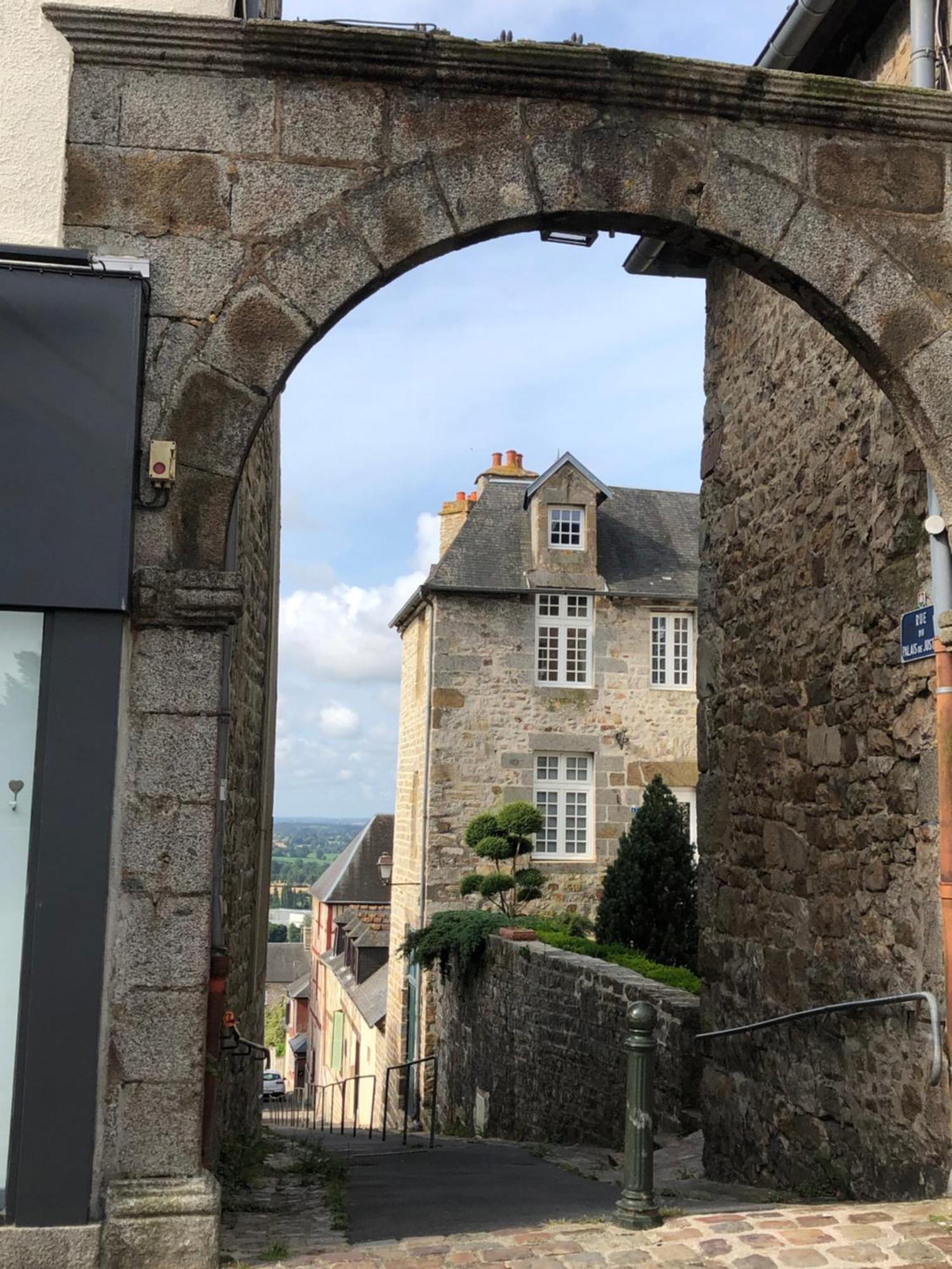 La Maison Sur Les Remparts 栋弗龙 外观 照片