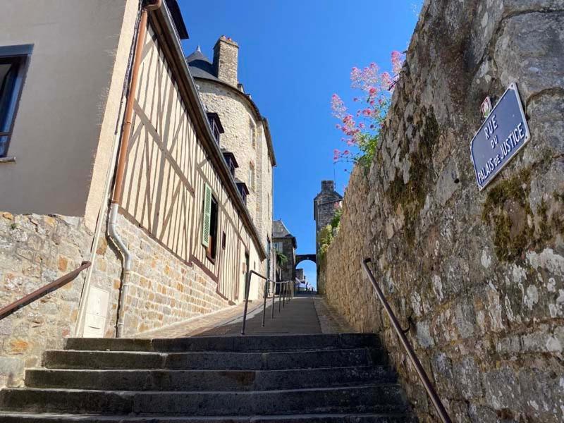La Maison Sur Les Remparts 栋弗龙 外观 照片
